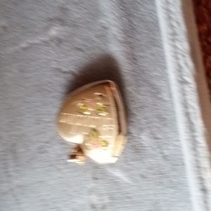 Blackhill gold heart lock it